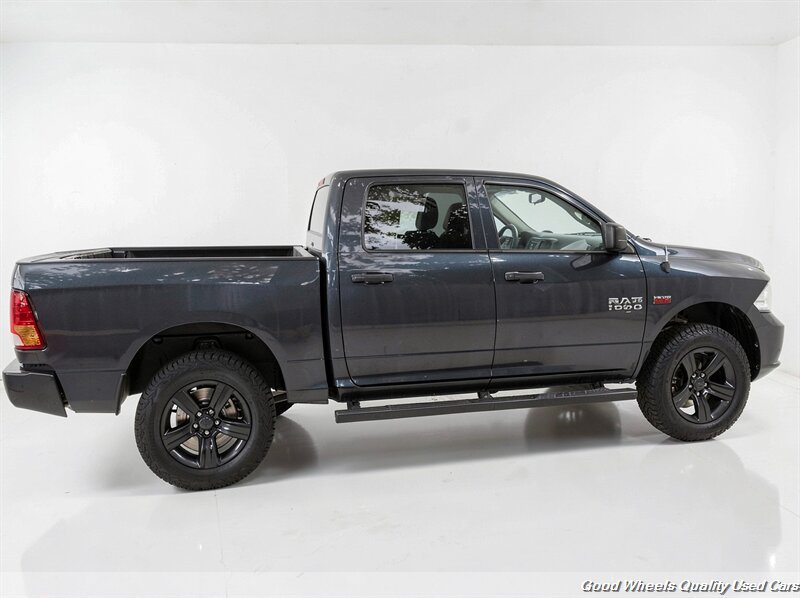Used 2017 RAM 1500 Express w/ Express Value Package AWD/4WD image 4