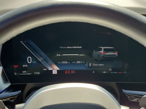 Used 2025 BMW X1 xDrive28i w/ M Sport Package image 29