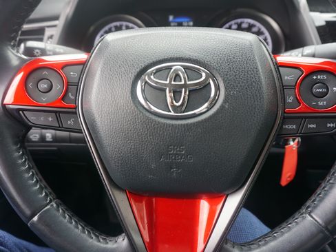 Used 2021 Toyota Camry SE image 8