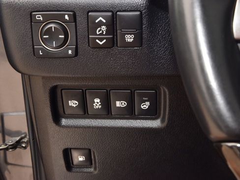 Used 2023 Lexus GX 460 Premium w/ Accessory Package AWD/4WD image 33