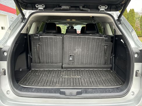 Used 2021 Toyota Highlander XLE image 5