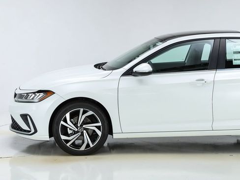 New 2026 Volkswagen Jetta SEL image 3