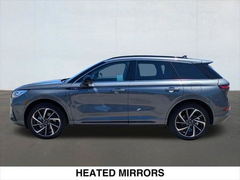Used 2025 Lincoln Corsair Grand Touring AWD/4WD image 2