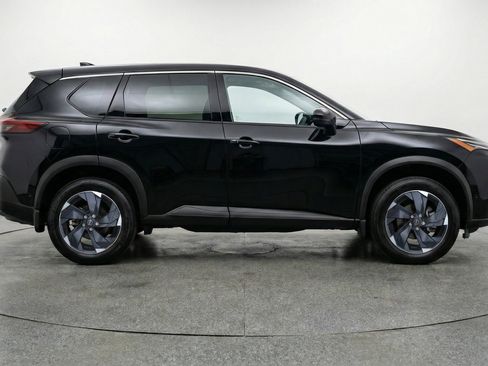 Used 2025 Nissan Rogue SV AWD/4WD image 11