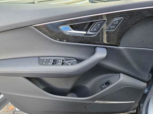 Used 2025 Audi Q7 3.0T Premium Plus image 17