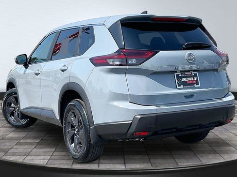 New 2026 Nissan Rogue SV FWD image 4