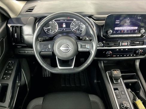 Certified 2024 Nissan Pathfinder SV image 7