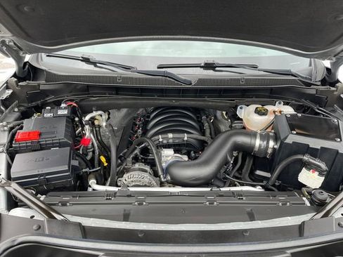 Used 2024 Chevrolet Suburban Z71 w/ Z71 Off-Road Package image 19