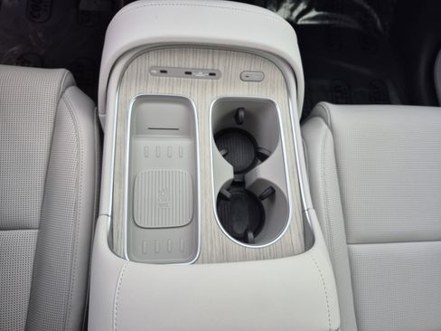 Certified 2026 Hyundai Palisade Calligraphy FWD image 30