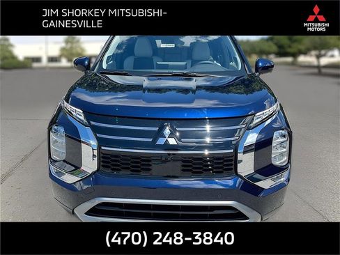 New 2025 Mitsubishi Outlander SE image 1