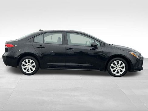 Used 2023 Toyota Corolla LE image 8