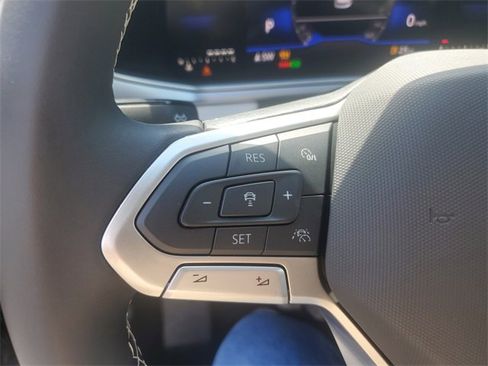 New 2025 Volkswagen Taos SE image 28