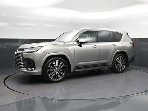 New 2026 Lexus LX 600 4WD w/ Luxury Package image 3