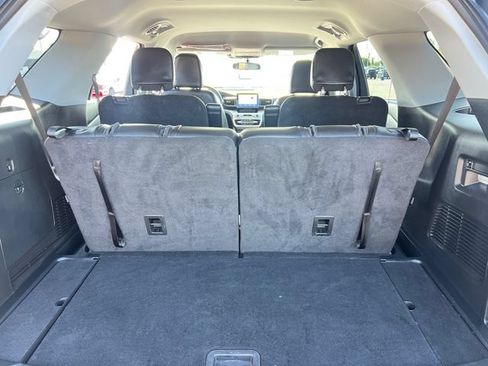 Certified 2024 Ford Explorer XLT w/ Equipment Group 202A AWD/4WD image 7