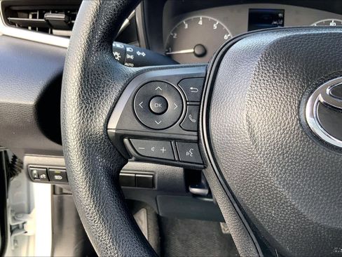 Used 2025 Toyota Corolla LE image 22