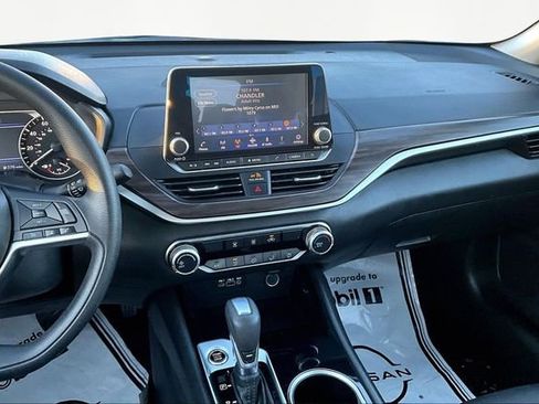 Used 2024 Nissan Altima 2.5 SV image 9