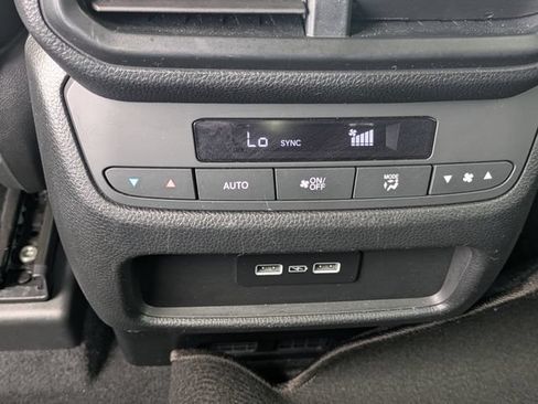 Used 2023 Honda Pilot EX-L image 15