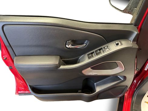 Used 2022 Nissan Frontier SV image 9