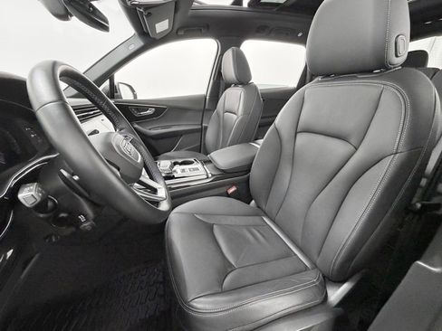 Used 2025 Audi Q7 2.0T Premium w/ Convenience Package AWD/4WD image 29
