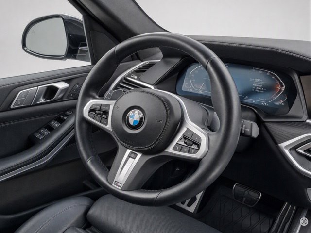 Used 2022 BMW X7 M50i w/ Luxury Seating Package AWD/4WD image 13