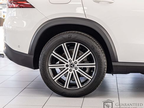 Used 2025 Mercedes-Benz GLE 450e 4MATIC w/ Driver Assistance Package image 10