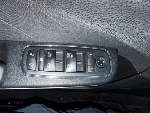 Used 2019 Dodge Charger SXT image 28