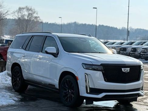 Used 2023 Cadillac Escalade Sport Platinum w/ LPO, ONYX Package image 47