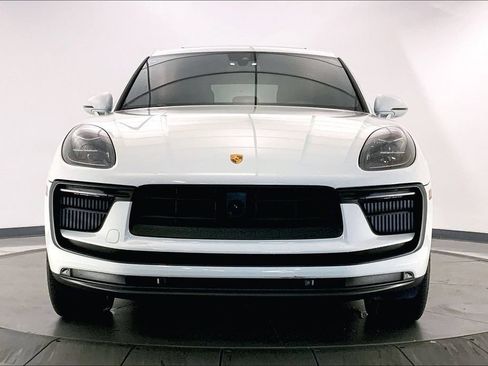 Used 2025 Porsche Macan S AWD/4WD image 2