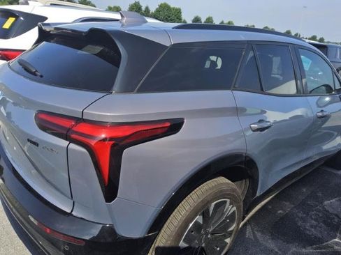 Used 2025 Chevrolet Blazer EV RS AWD/4WD image 18