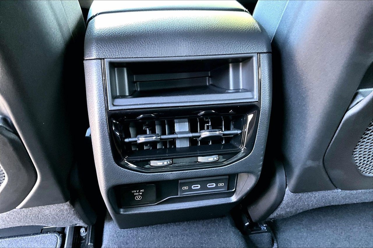 New 2027 Jeep Grand Cherokee Altitude RWD image 14