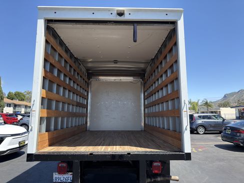 Used 2021 Chevrolet Express 3500 w/ Driver Convenience Package image 17