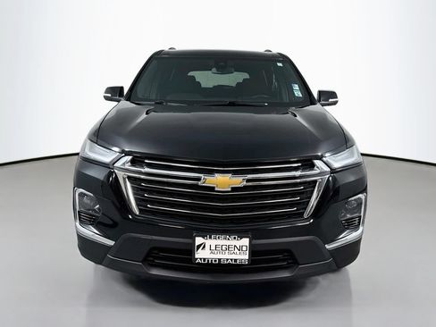 Used 2022 Chevrolet Traverse LT FWD image 2