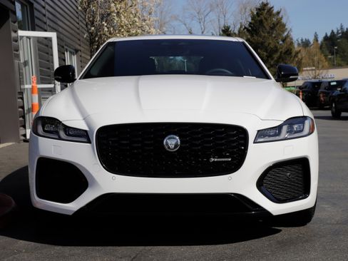 New 2024 Jaguar XF R-Dynamic SE image 4