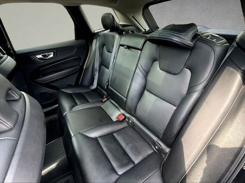 Used 2023 Volvo XC60 B5 Core AWD/4WD image 22