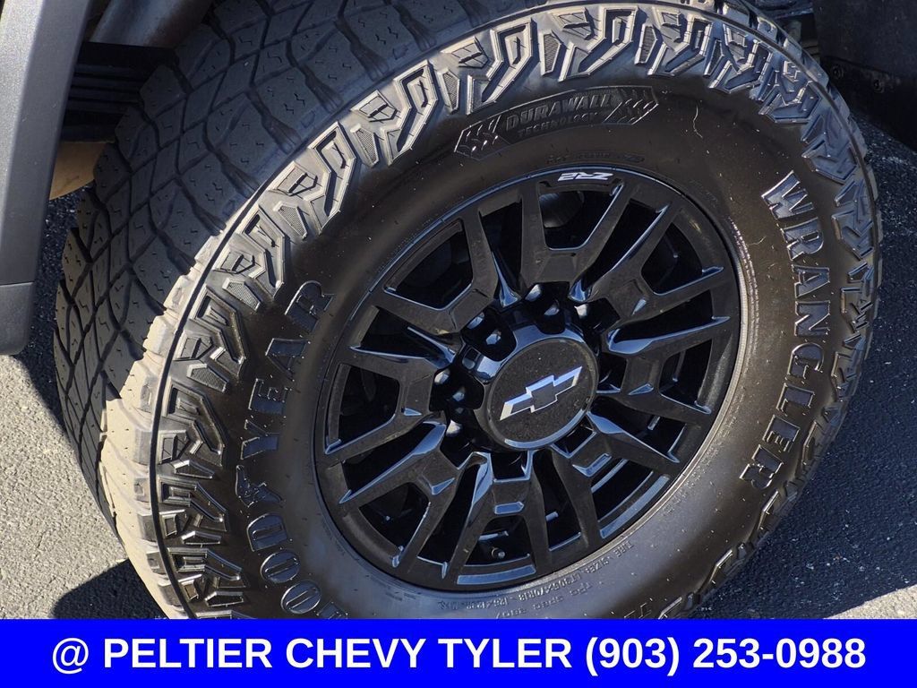 Used 2026 Chevrolet Silverado 2500 ZR2 w/ LPO, Dark Essentials Package AWD/4WD image 7
