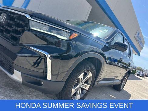 Used 2025 Honda Pilot EX-L image 4