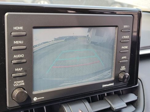 Used 2020 Toyota RAV4 XLE FWD image 27