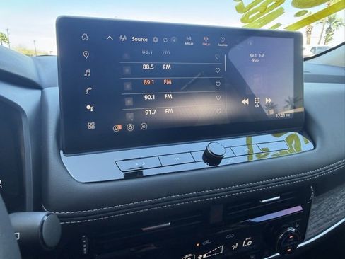 Certified 2024 Nissan Rogue Platinum w/ Platinum Premium Package image 19