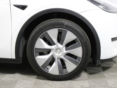 Used 2023 Tesla Model Y Long Range image 22