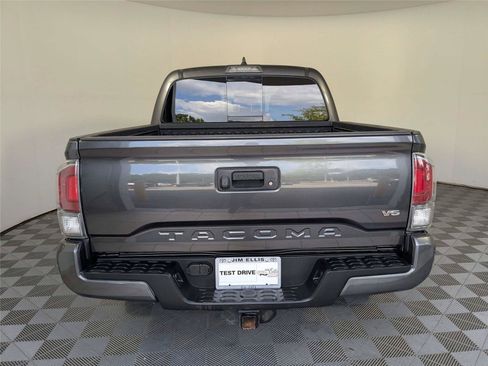 Used 2020 Toyota Tacoma TRD Sport AWD/4WD image 6