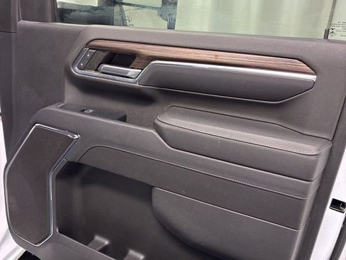 Used 2024 Chevrolet Silverado 2500 LT w/ Convenience Package image 32