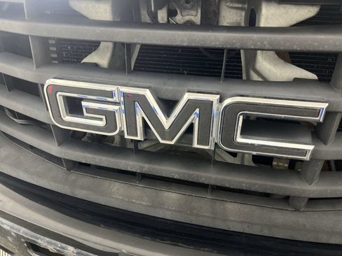 Used 2009 GMC Sierra 2500 SLE w/ Suspension Package, Off-Road AWD/4WD image 27