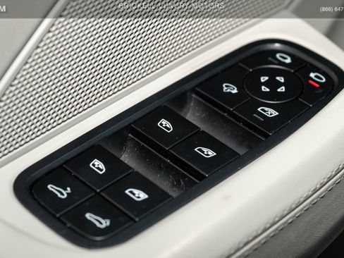 Used 2022 Porsche Panamera GTS image 29