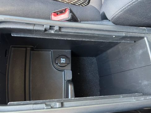 Used 2018 Dodge Journey SE w/ Connectivity Group FWD image 13