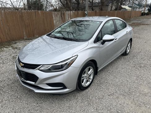 Used 2017 Chevrolet Cruze LT w/ Convenience Package image 1