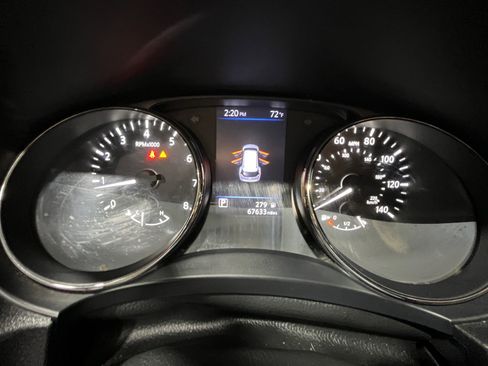 Used 2018 Nissan Rogue SL w/ Premium Package image 10