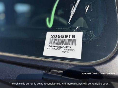Used 2024 Jeep Wrangler Unlimited AWD/4WD image 19