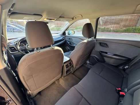 Used 2023 Nissan Rogue S FWD image 22