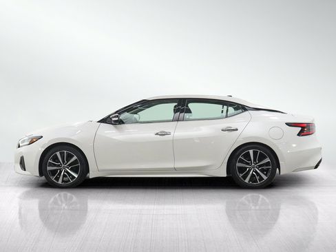 Used 2023 Nissan Maxima SL FWD image 2