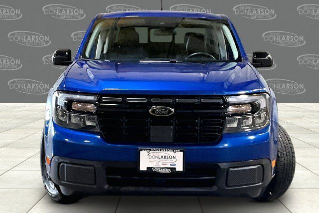 Used 2024 Ford Maverick Lariat w/ Black Appearance Package FWD image 2